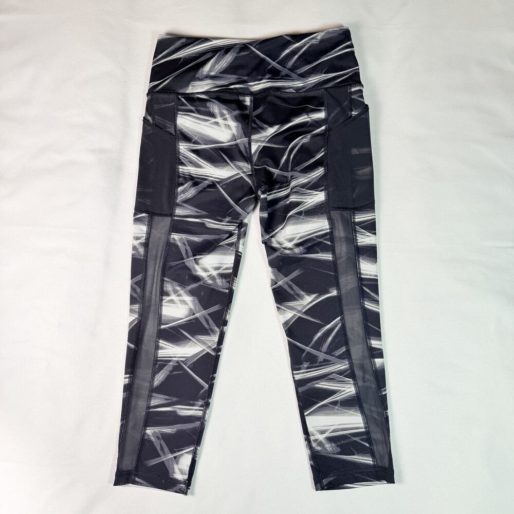 Victoria’s Secret Women's Knockout Sport Mesh Panel Capri Leggings Size M Black